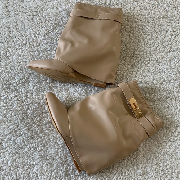 Cape Robbin Zoto Beige Closed-Toe Wedge Boots - Picture 3 of 8